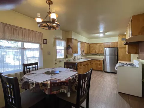 42552 7th St E, Lancaster, CA 93535 photo 4