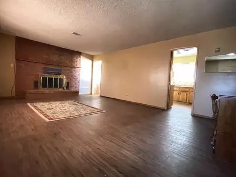 42552 7th St E, Lancaster, CA 93535 photo 2
