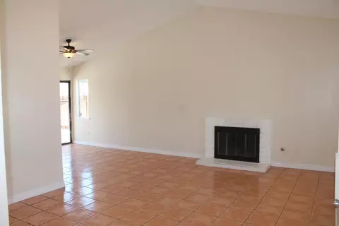 37919 Janus Dr, Palmdale, CA 93550 photo 3