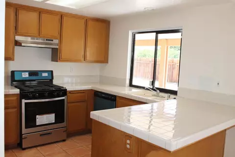 37919 Janus Dr, Palmdale, CA 93550 photo 5