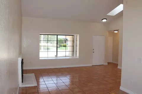 37919 Janus Dr, Palmdale, CA 93550 photo 8