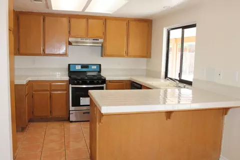 37919 Janus Dr, Palmdale, CA 93550 photo 6