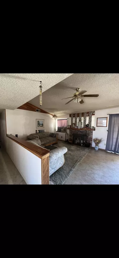 40658 E 174th St, Lancaster, CA 93535 photo 3