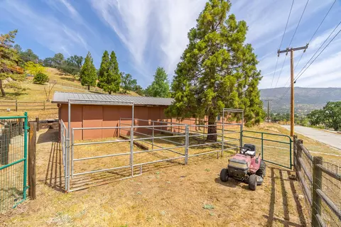 30601 Sheeptrail Ct, Tehachapi, CA 93561 photo 31