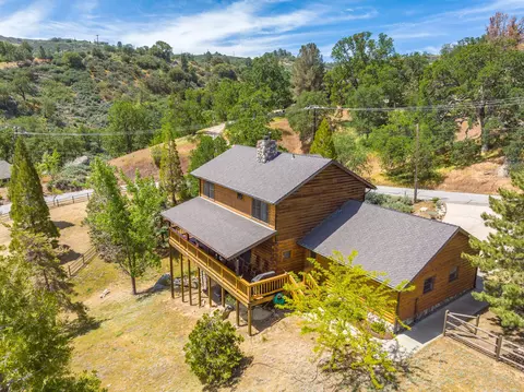 30601 Sheeptrail Ct, Tehachapi, CA 93561 photo 2