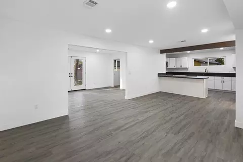 141 E Ave J 2, Lancaster, CA 93535 photo 3