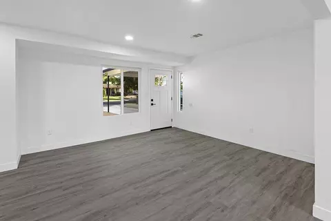141 E Ave J 2, Lancaster, CA 93535 photo 4