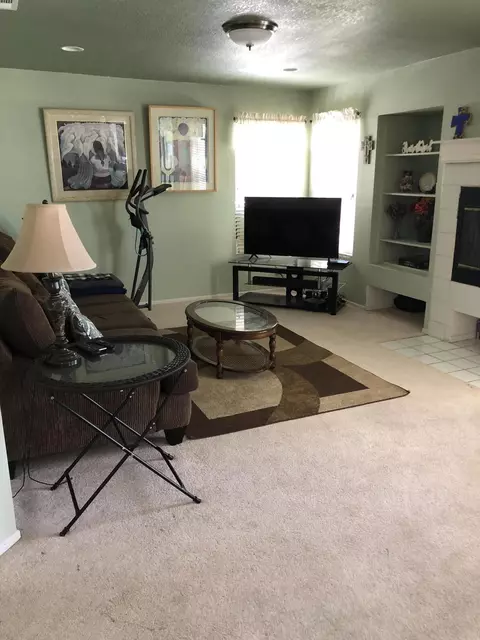 3044 Hildreth Ct, Lancaster, CA 93535 photo 6