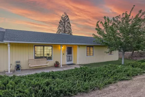 22207 Mariposa Rd, Tehachapi, CA 93561 photo 1