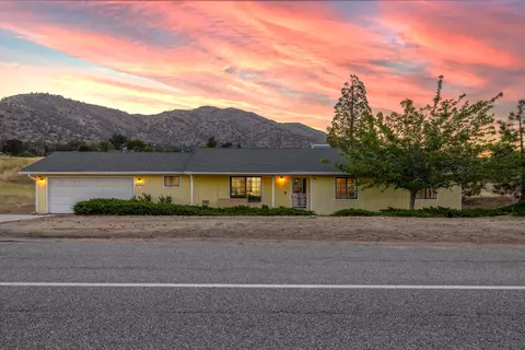 22207 Mariposa Rd, Tehachapi, CA 93561 photo 2