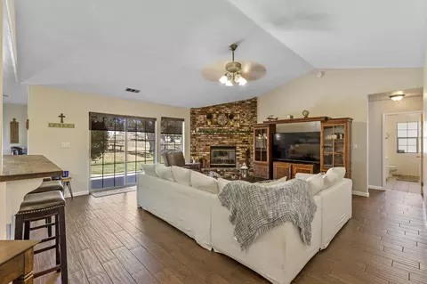 24400 Hart Dr, Tehachapi, CA 93561 photo 7