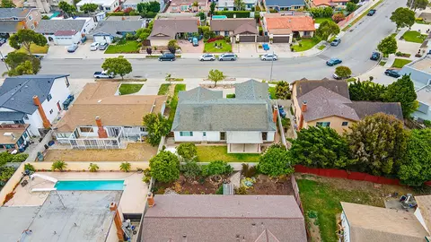 2441 El Portal Way, Oxnard, CA 93035 photo 5