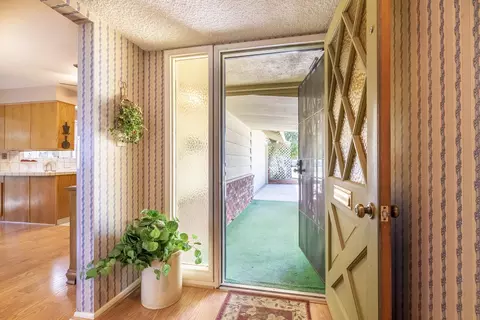 706 Mulberry St, Tehachapi, CA 93561 photo 3
