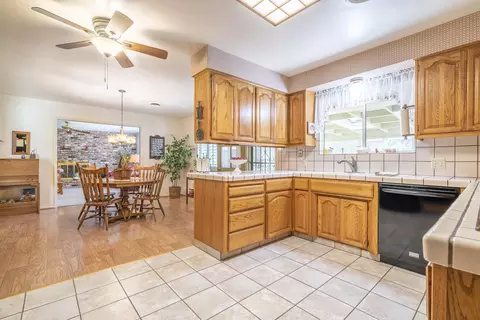 706 Mulberry St, Tehachapi, CA 93561 photo 10