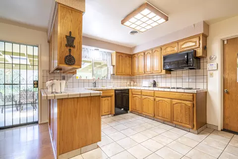 706 Mulberry St, Tehachapi, CA 93561 photo 12