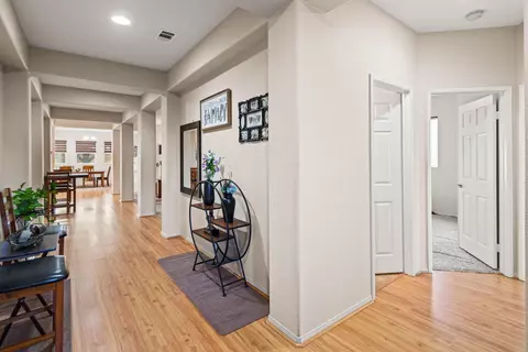 43527 Blossom Dr, Lancaster, CA 93536 photo 3