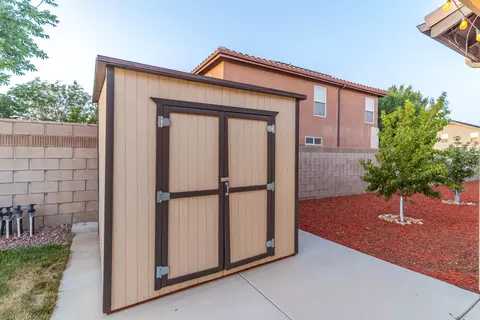 43527 Blossom Dr, Lancaster, CA 93536 photo 31