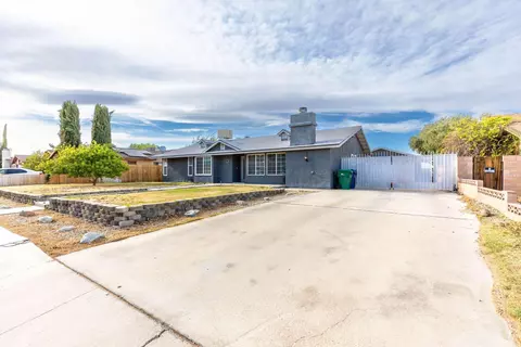 816 W Bataan Ave, Ridgecrest, CA 93555 photo 1