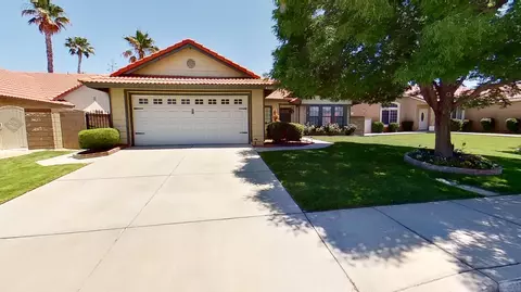 43104 11th St E, Lancaster, CA 93535 photo 2