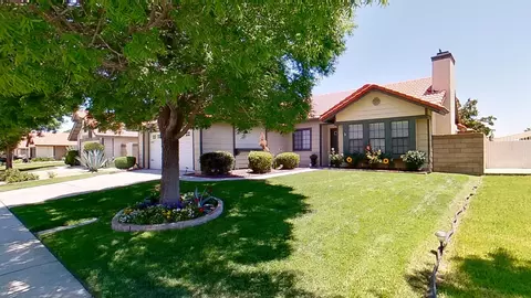 43104 11th St E, Lancaster, CA 93535 photo 3