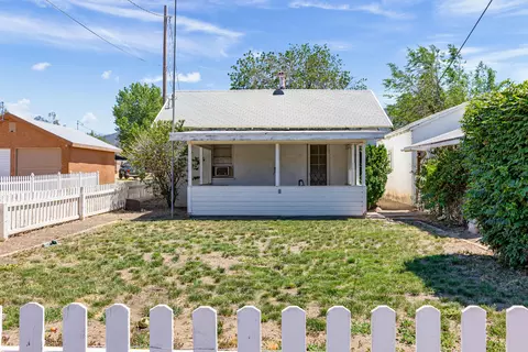 218 Valley Blvd W, Tehachapi, CA 93561 photo 1