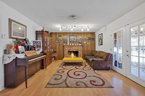 44523 Hanstead Ave, Lancaster, CA 93535 photo 2