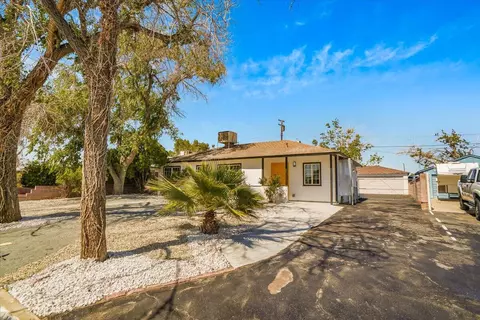 44221 2nd St E, Lancaster, CA 93535 photo 1