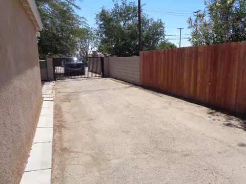 38513 12th St E, Palmdale, CA 93550 photo 34