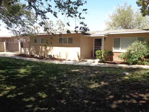 38513 12th St E, Palmdale, CA 93550 photo 2