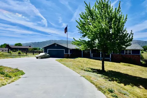 30080 Greenwater Dr, Tehachapi, CA 93561 photo 1