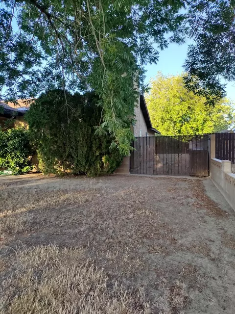 44746 E 27th E St, Lancaster, CA 93535 photo 4