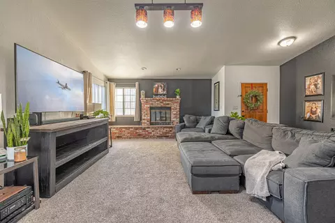 42916 Sunny Ln, Lancaster, CA 93536 photo 8