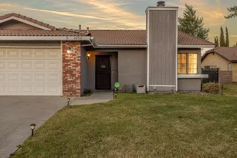 42916 Sunny Ln, Lancaster, CA 93536 photo 2