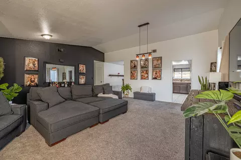 42916 Sunny Ln, Lancaster, CA 93536 photo 9