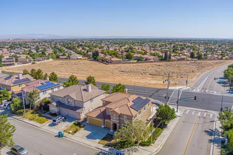 3501 Sungate Dr, Palmdale, CA 93551 photo 41