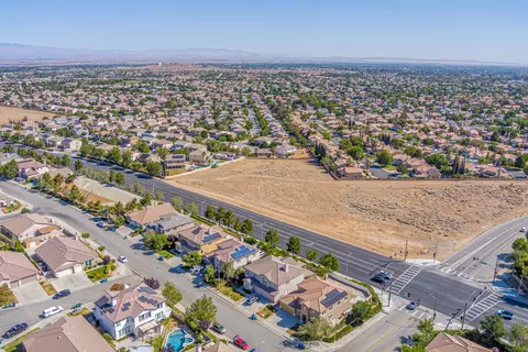 3501 Sungate Dr, Palmdale, CA 93551 photo 47