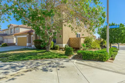 3501 Sungate Dr, Palmdale, CA 93551 photo 2