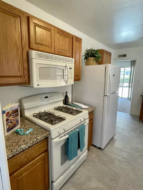 1406 W Kettering St, Lancaster, CA 93534 photo 6