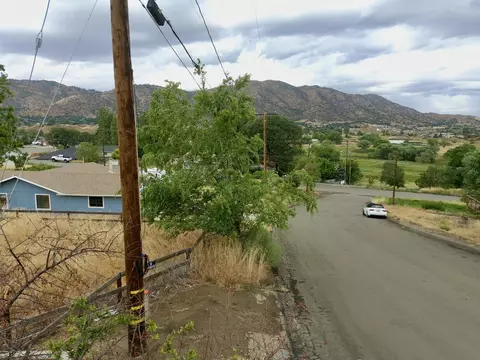 20012 Springhill Ave, Tehachapi, CA 93561 photo 5