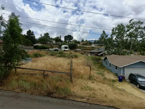 20012 Springhill Ave, Tehachapi, CA 93561 photo 2