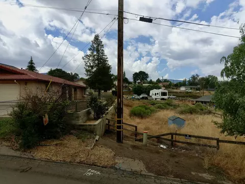 20012 Springhill Ave, Tehachapi, CA 93561 photo 3