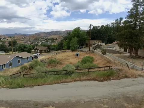 20012 Springhill Ave, Tehachapi, CA 93561 photo 8