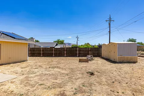 19932 Luana Dr, Tehachapi, CA 93561 photo 5