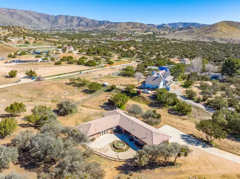 6073 Valley Sage Rd, Acton, CA 93510 photo 2