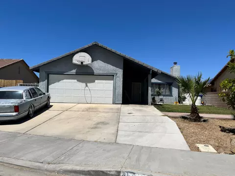 45011 Cabree Ct, Lancaster, CA 93535 photo 2
