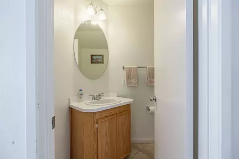 43708 Dana Dr, Lancaster, CA 93535 photo 9