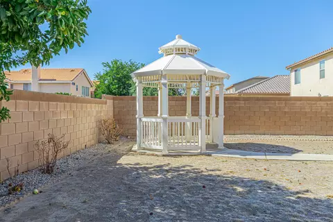 43708 Dana Dr, Lancaster, CA 93535 photo 19