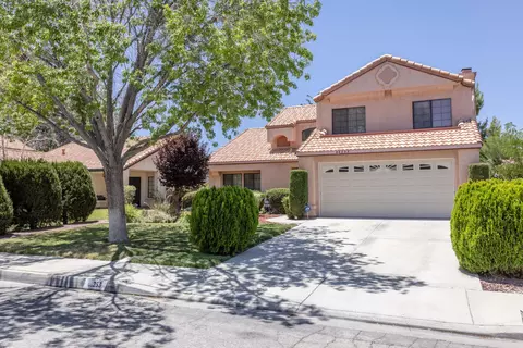 44253 Halcom Ave, Lancaster, CA 93536 photo 2