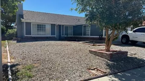 45252 E 18th St, Lancaster, CA 93535 photo 1