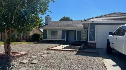 45252 E 18th St, Lancaster, CA 93535 photo 2